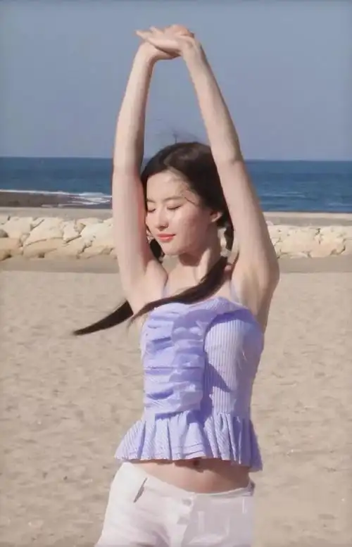 20岁之前的刘亦菲,又纯又欲,这些照片你看过吗?