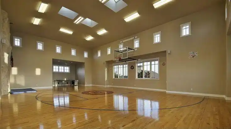 室内篮球场效果图片