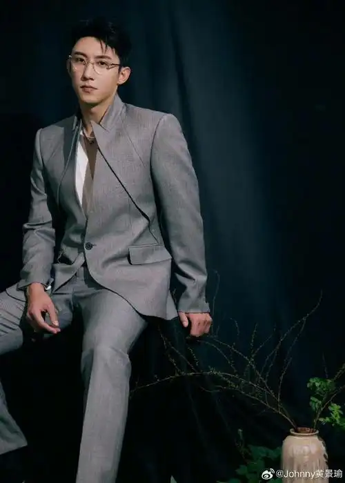 孤战迷城猎猎山河版海报##黄景瑜辛芷蕾海报