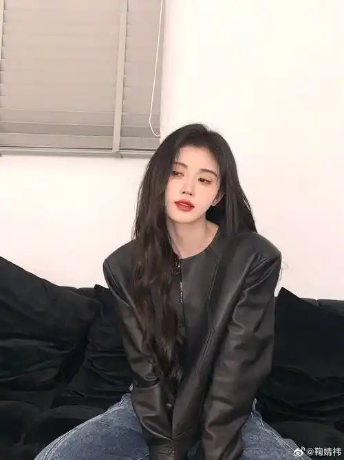 鞠婧祎的微醺车厘子妆好美!