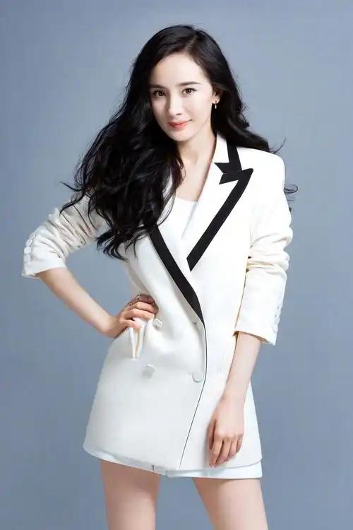 时尚西服打扮的美女明星杨幂高清手机壁纸