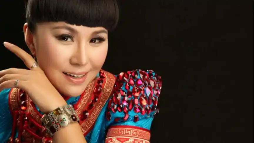 一首乌兰托娅的-《爱琴海》,好听醉了