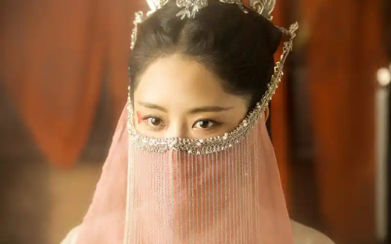 谭松韵《锦衣之下》剧照图片壁纸