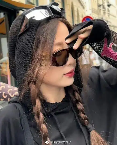 虞书欣,范丞丞巴黎时装周品牌活动的侧脸怼脸镜头……|虞书欣|范丞丞