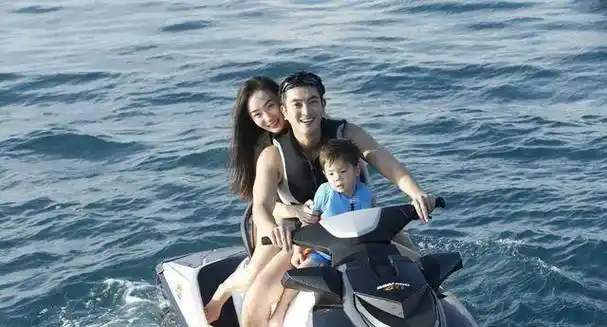 原创7年前女神霍思燕生下巨大儿孕期体重暴增到无人认识