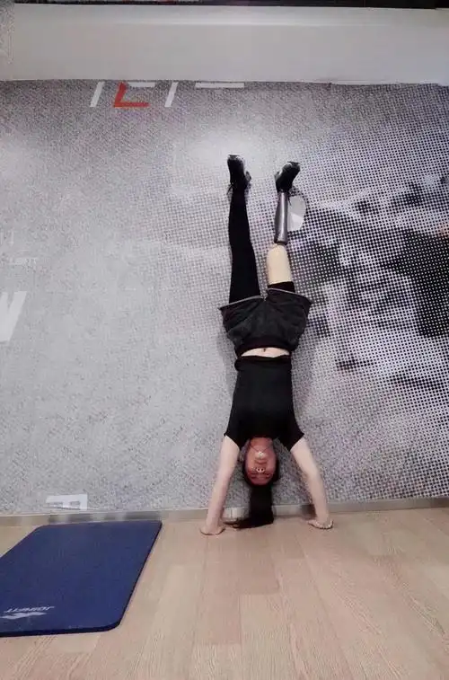 抖音那个跑步的女孩假肢女孩成抖音网红