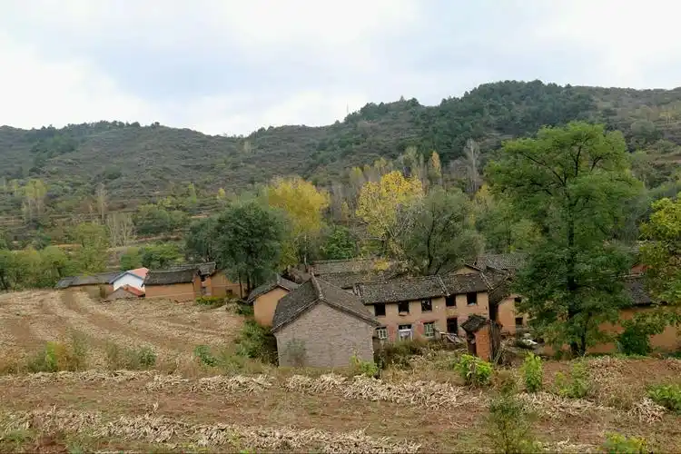 大山脚下的村庄一一一下杨庄