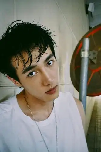 9.9 黄皓(宣传照)