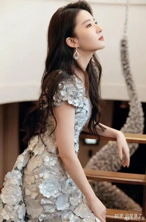 你觉得刘亦菲最好看的一张照片是哪张? - 知乎