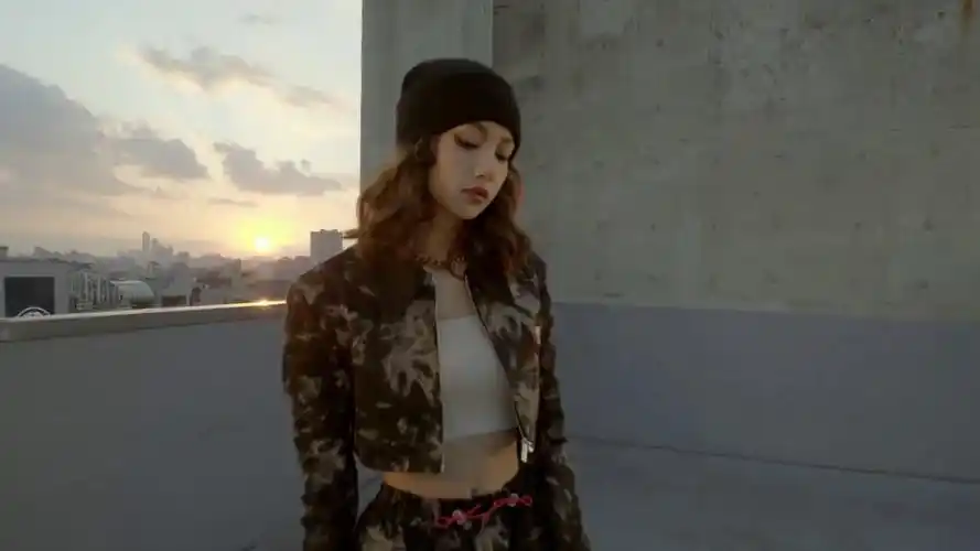 lisa以前在天台跳的这段舞蹈谁还没看过