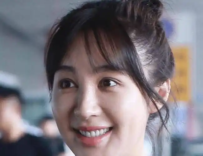 李菲儿《浪姐2》首秀被吐槽"脸僵",网友:这颜值翻盘很难_黄晓明_baby