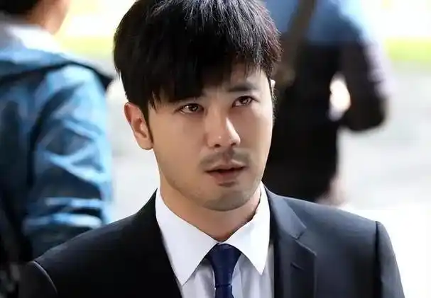 陈亦飞妻子是谭维维,现在40岁没孩子,平凡日子过得依旧很幸福!