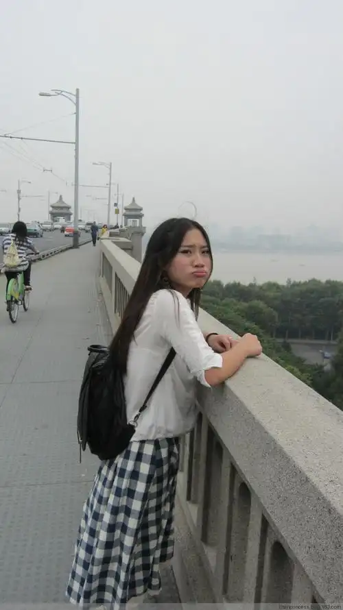 大四学姐甩衣服