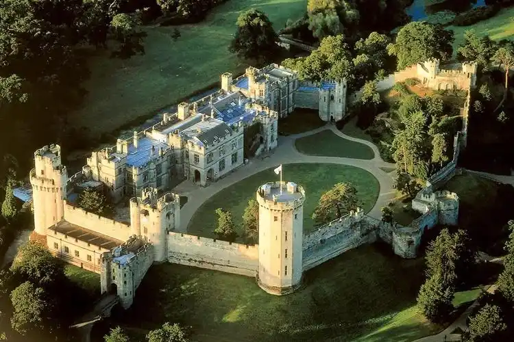 还记得《唐顿庄园》里的英式浪漫吗?_城堡