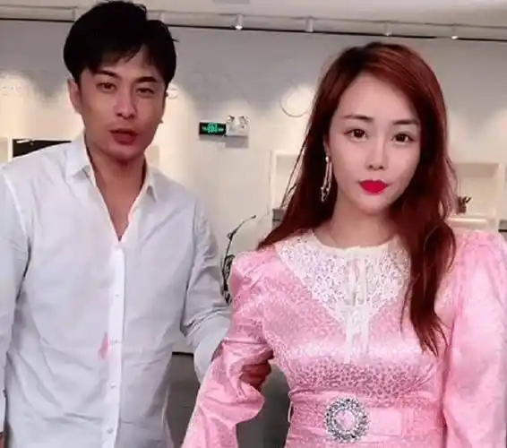 辛巴和初瑞雪疑似婚姻?妻子初瑞雪迷惑发言:以后你是你,我是我