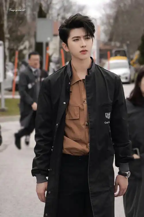 大哥的黄金身材比    #蔡徐坤#ride or die -蔡徐坤