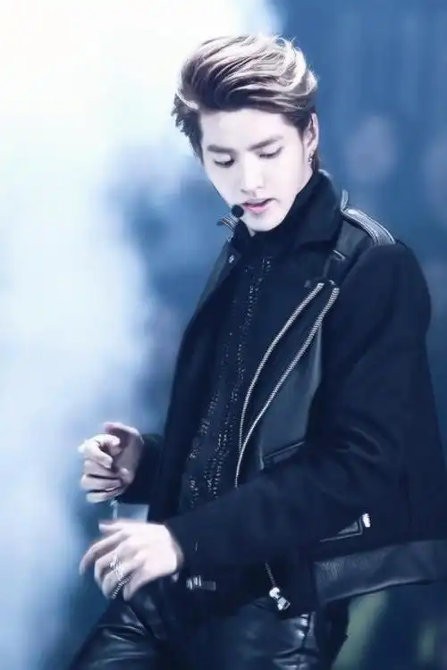 「时尚u先生」吴亦凡时尚