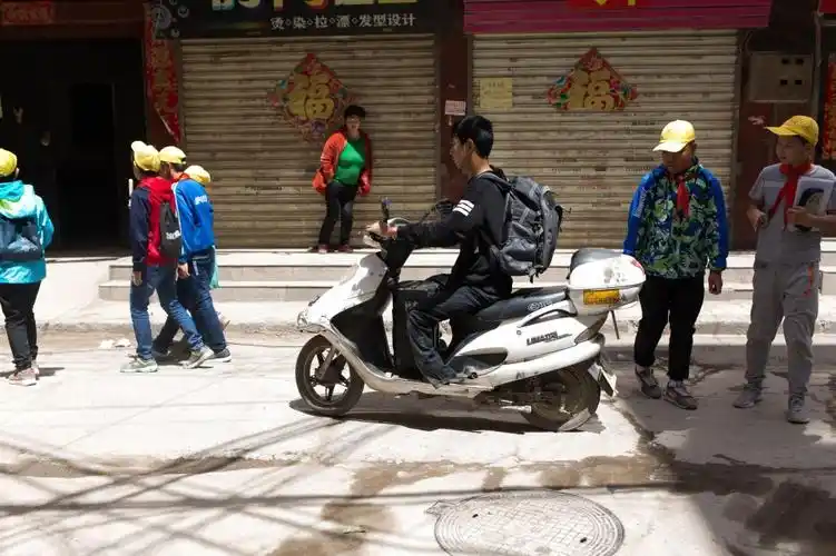 骑电动车也要考驾照新国标也将生效4类电动车可能会受限制