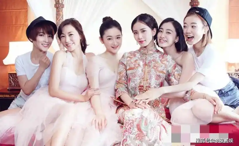 刘诗诗生日这天,37岁杨幂多会来事儿,娱圈的人情世故被她玩绝了