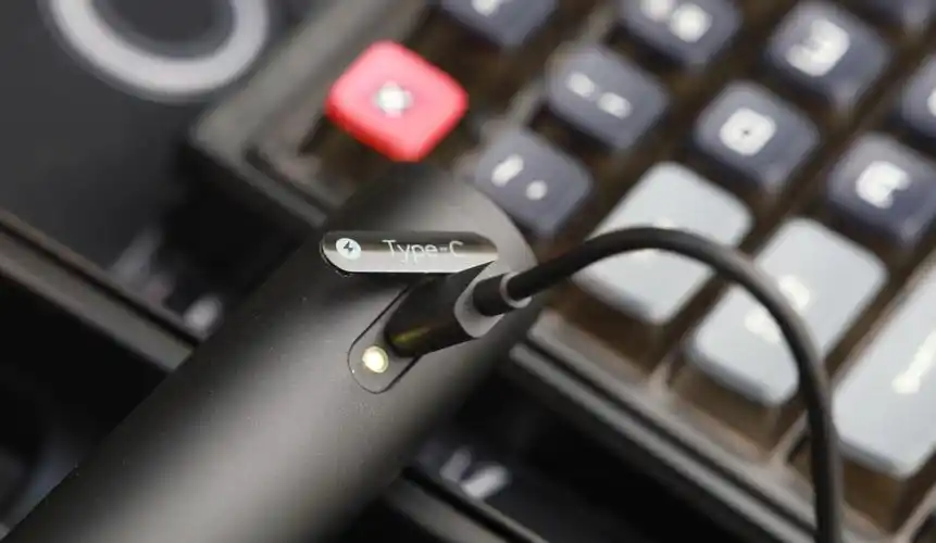 原创高亮度无极变焦极蜂强光变焦手电筒至高照射365米