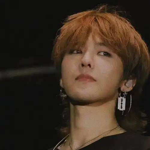 权志龙帅气超酷头像