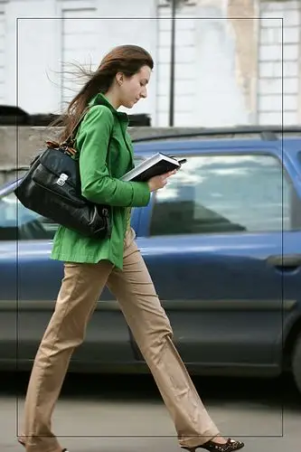 行走中的路人[莫斯科街头] ,人像照片