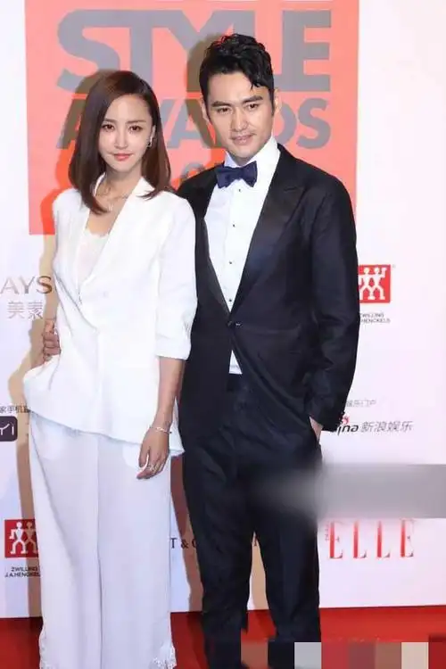 整个节目中看得出来,袁弘跟妻子之间的互动无疑是给电视机前的单身狗