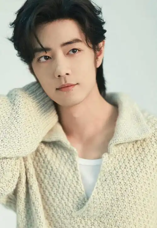 240108激情热议肖战帅气亮相粉丝喜爱满满盼星辰