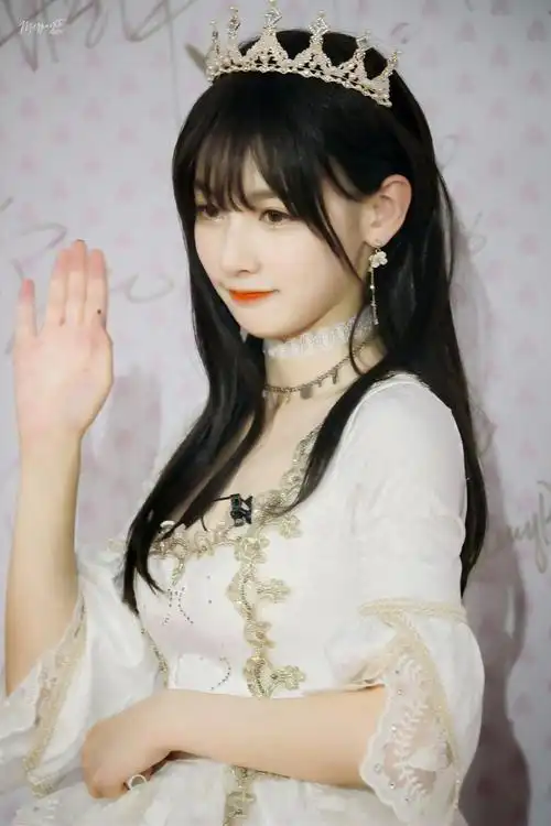 创3学员红毯造型##赵粤长发宫廷风造型