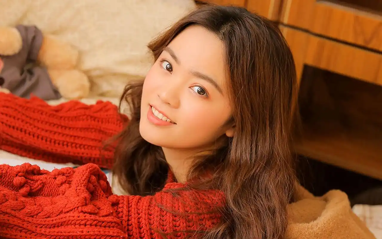 长发美女唯美写真高清桌面壁纸