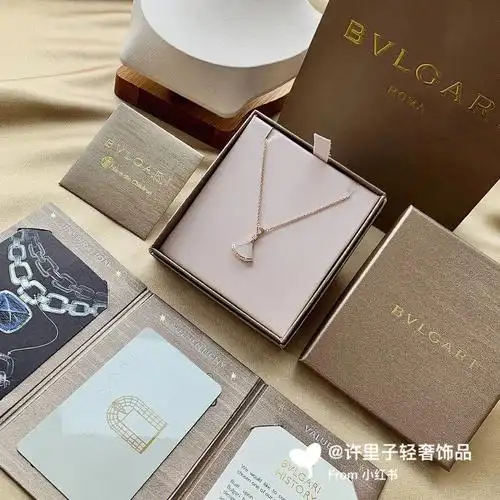 宝格丽白扇子项链小号