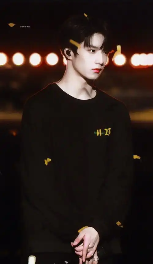 《百变大咖秀》正式官宣百变新人刘耀文小刘同学的第一次个人外务