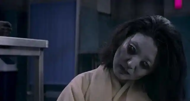 电影前部分吓人,越往后越平缓,形式很新颖,让人很难不爱,场景也比较多