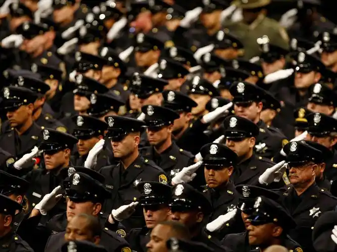 retired oakland police officer recruits locals to