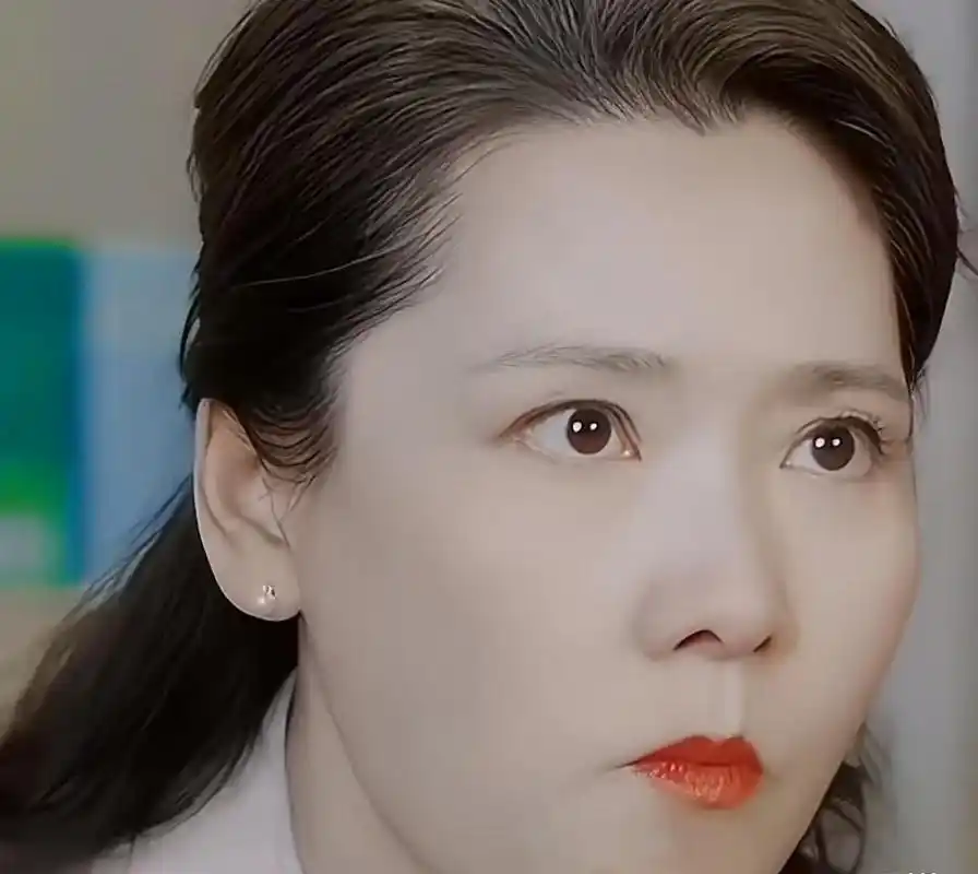 承欢记》:岁月不败真美人 邓英在电视剧《承欢记》中的表现,展现了