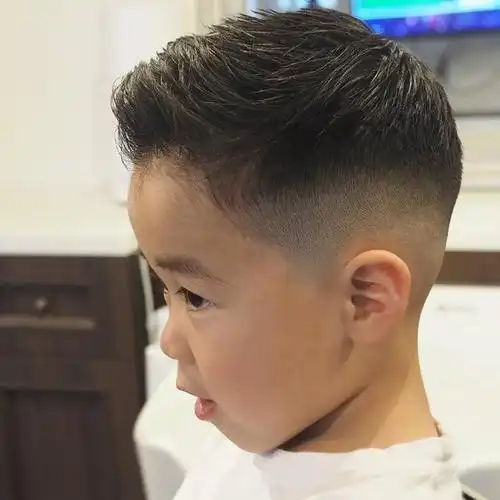 2021小男孩时尚发型15款,又帅又有型,剪完真精神