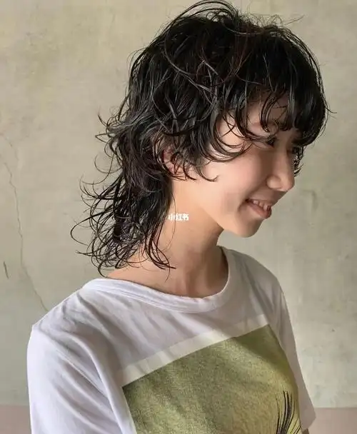 高层次凌乱发型