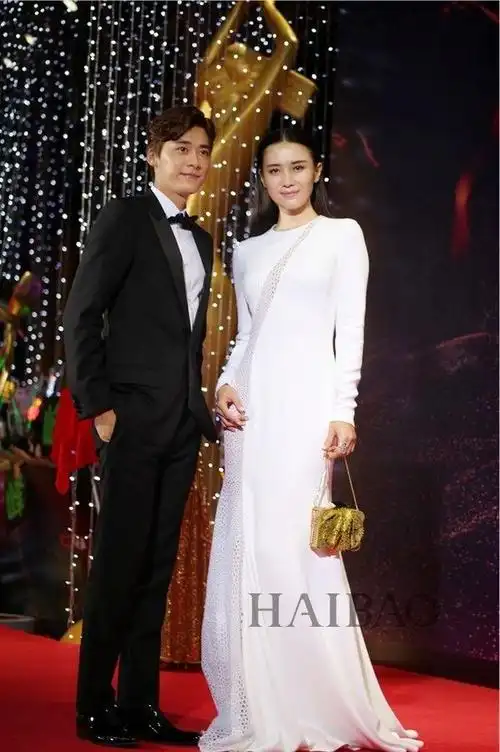 李易峰,小宋佳亮相2014第10届金鹰电视艺术节闭幕式红毯