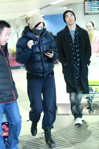 喜讯徐静蕾黄立行夫妻态现身家庭秘密意外曝光