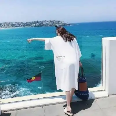 海边女生唯美漂亮背影头像 长路漫漫孤独作伴