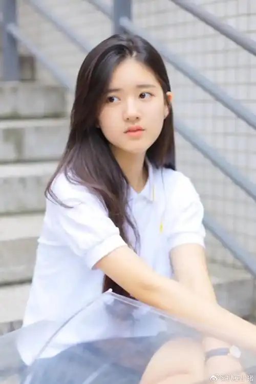 赵露思1718岁的照片她真的等比例长大啊一直很漂亮