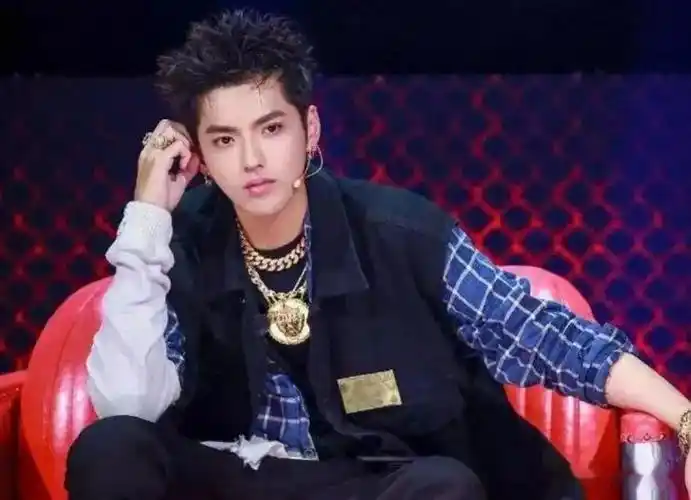 对于吴亦凡,相信大家都不陌生,当年在韩国出道,与鹿晗,黄子韬,张艺兴