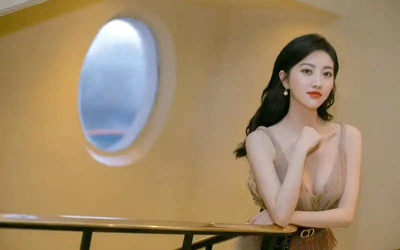 景甜性感优雅高清桌面壁纸高清大图预览1920x1200_大陆明星下载_美桌