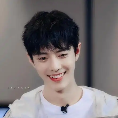 这个男人眼里有星辰