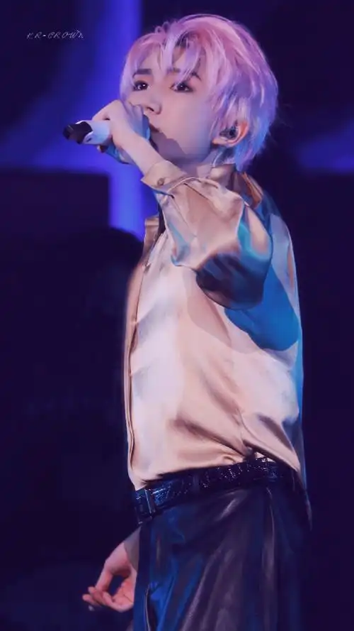 王源超话#为君加冕,伴君成王#夜里有绮丽的梦,梦里有重复的人.