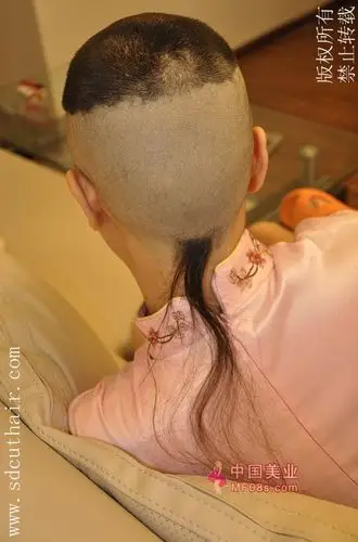 卷发mm剃光头-深度006