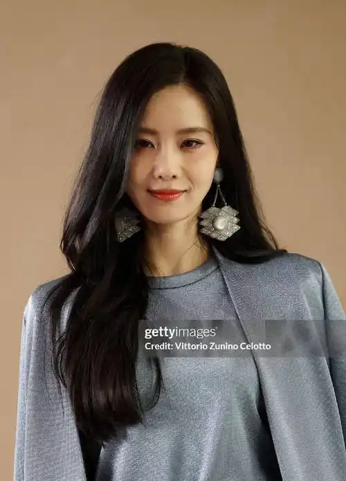 36岁刘诗诗生图美出天际!人松肉紧,风情万种,水蛇腰撩人于无形