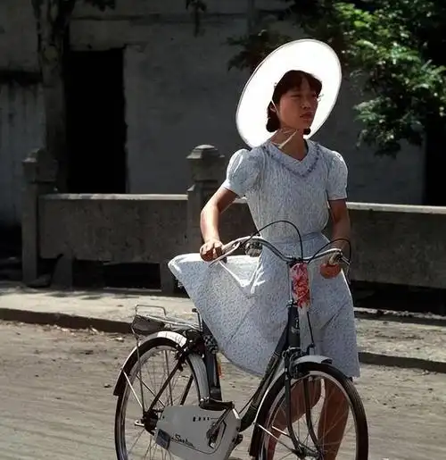 老照片上世纪八十年代的中国女性清纯质朴笑容美