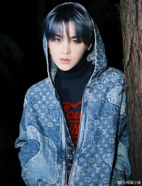 黄明昊这个蓝发好好看啊!