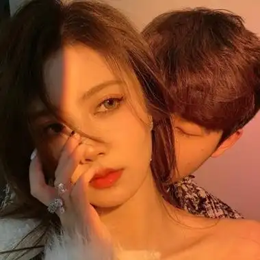 高清一对两张超甜的2021年网红情侣头像图片